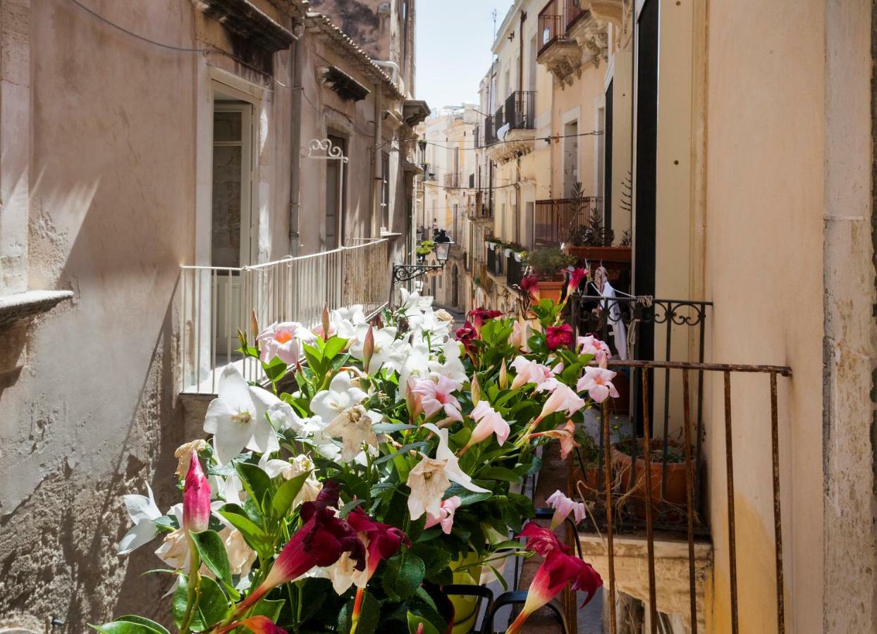 Feel Home Ortigia 2 Syracuse Exterior photo